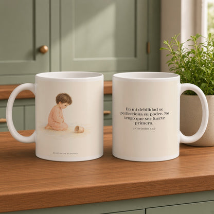 En mi debilidad se perfecciona su poder | Taza devocional de fe | 2 Corintios 12:9 — 15oz · Cocina verde salvia, arte y frase devocional en dos tazas