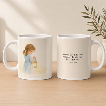 Este mi hijo perdido ha sido hallado | Taza devocional ilustrada | Lucas 15:24 — 15oz · Estudio crema cálido, arte y frase devocional en dos tazas