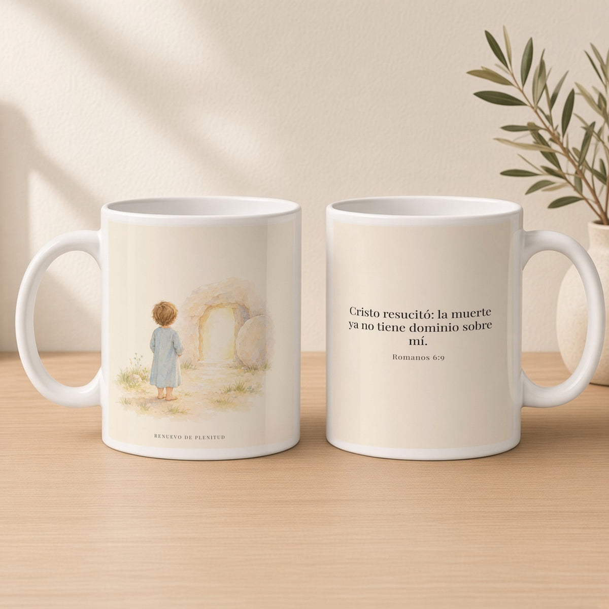 Cristo vive y la muerte ya no reina | Taza cristiana en dos tamaños | Romanos 6:9 — 15oz · Estudio crema cálido, arte y frase devocional en dos tazas