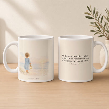 En Tu misericordia confío, Señor | Taza con arte cristiano | Salmo 13:1-2, 5 — 15oz · Estudio crema cálido, arte y frase devocional en dos tazas