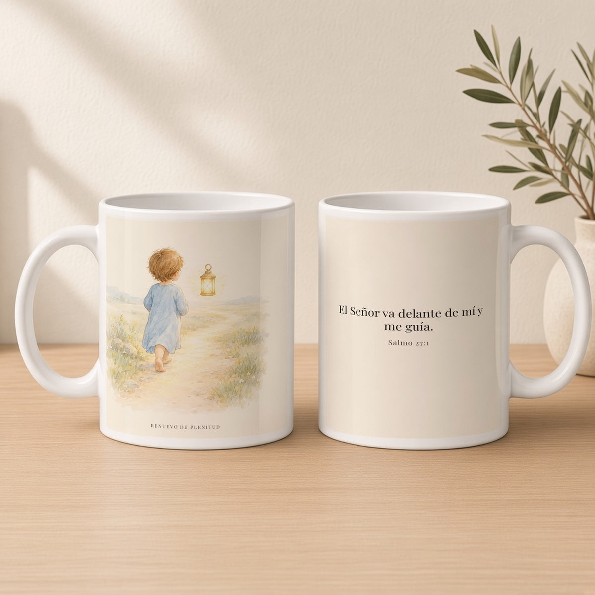 El Señor va delante de mí | Taza devocional de fe | Salmo 27:1 — 15oz · Estudio crema cálido, arte y frase devocional en dos tazas