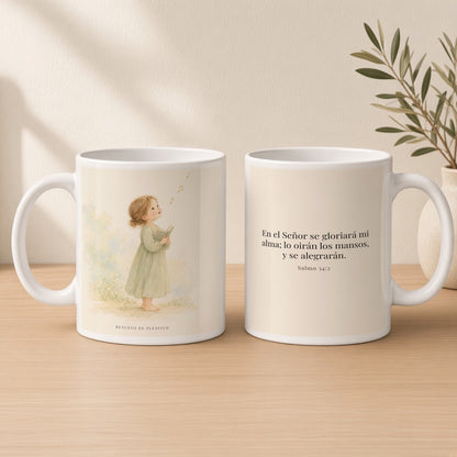 En Dios me gloriaré todo el día | Taza cristiana en dos tamaños | Salmo 34:2 — 15oz · Estudio crema cálido, arte y frase devocional en dos tazas