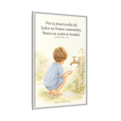 Nunca se acaba la misericordia de Dios — Lienzo Cristiano Enmarcado | Lamentaciones 3:22-23 — 24×36 pulgadas, marco blanco, vista lateral del marco flotante