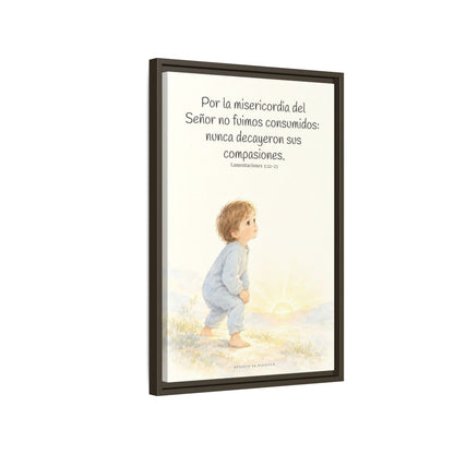 Por la misericordia de Jehová no fuimos consumidos — Lienzo Cristiano Enmarcado | Lamentaciones 3:22-23 — 16×24 pulgadas, marco espresso, vista lateral del marco flotante
