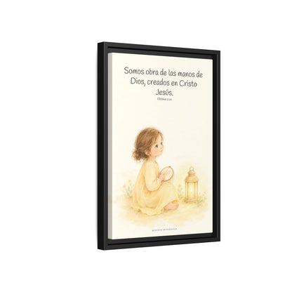 Somos obra de las manos de Dios — Lienzo Cristiano Enmarcado | Efesios 2:10 — 12×18 pulgadas, marco negro, vista lateral del marco flotante