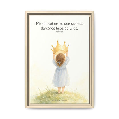 Soy hija amada de Dios — Lienzo Cristiano Enmarcado | 1 Juan 3:1 — 12×18 pulgadas, marco natural, vista frontal